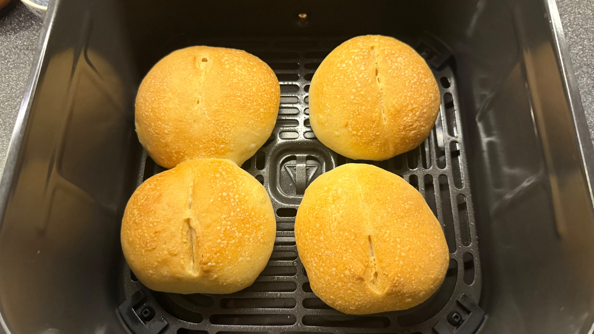 Luftige Brötchen aus dem Airfryer